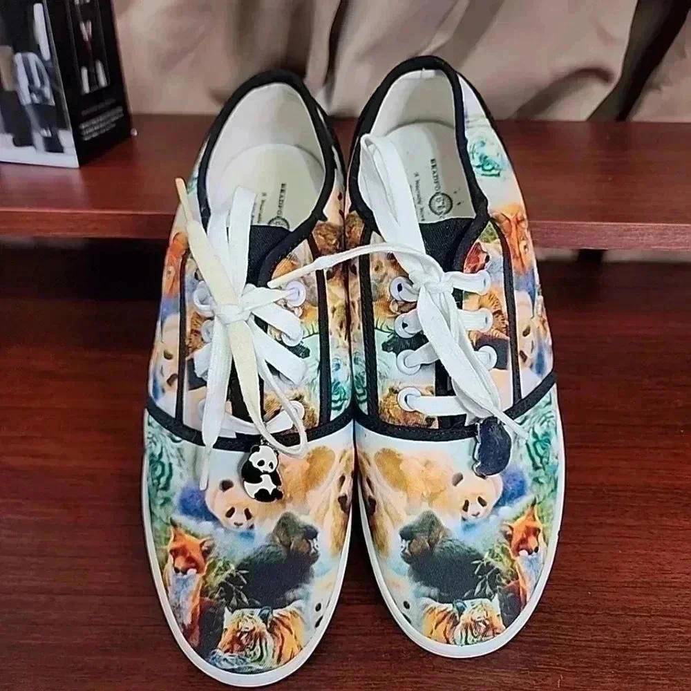 THE Bradford Exchange Animal Kingdom Canvas shoes. Size 8 - Picture 9 of 16